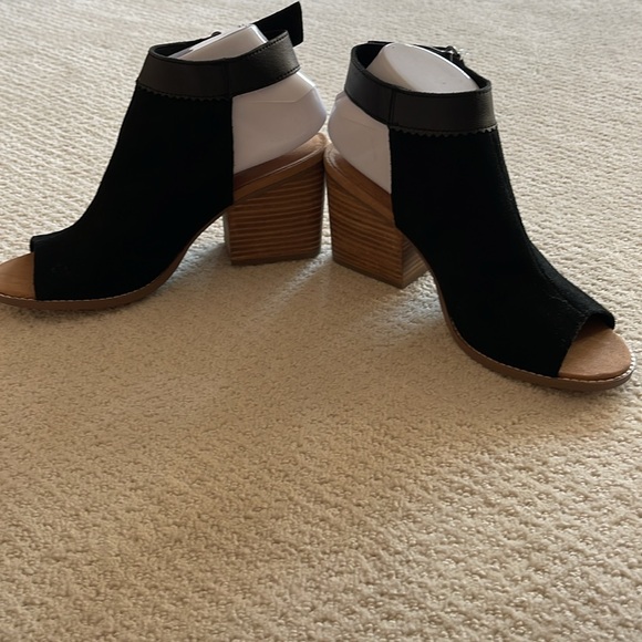 TOMS Grenada Suede shoe - Picture 2 of 9